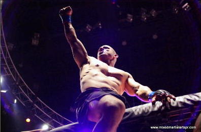 Eduardo Celebrates KO victory